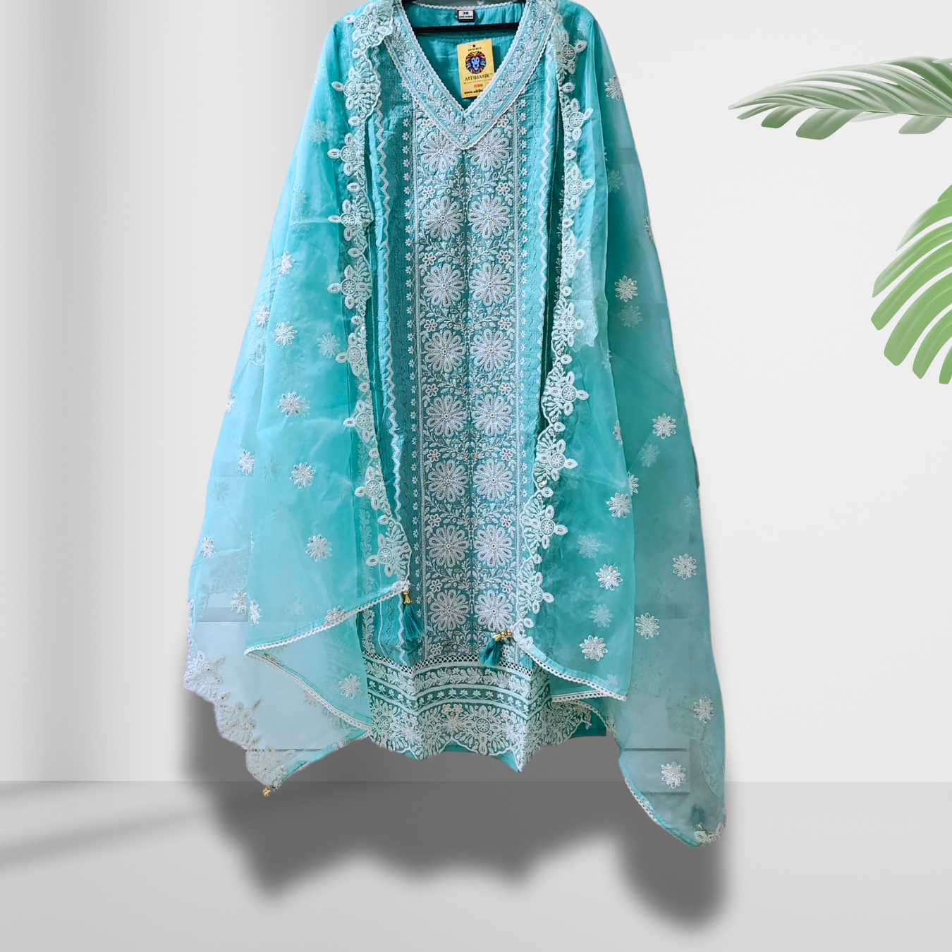 Tranquil Turquoise - ऐतिहासिक | Aitihasik™